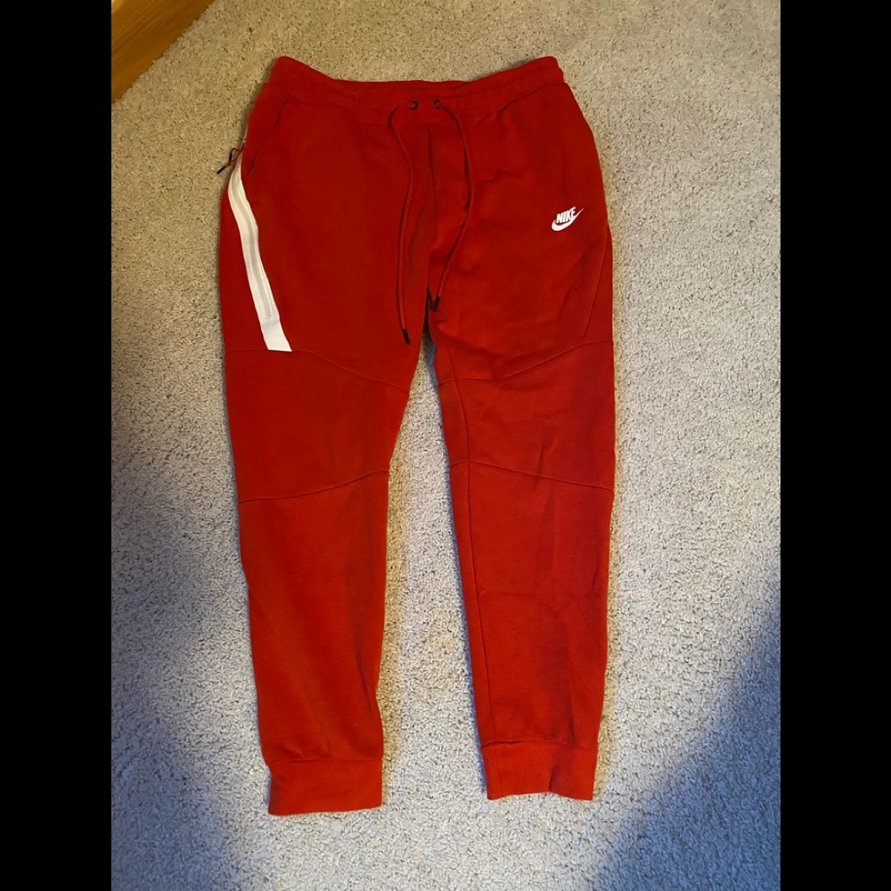 Red NIKE SWEATPANTS ❤️